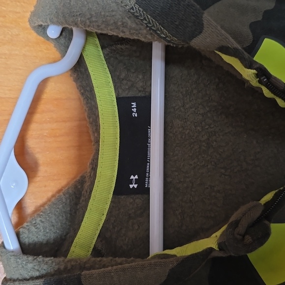 Under Armour Kids Camo Hoodie - Green Size 24 months - Picture 3 of 3
